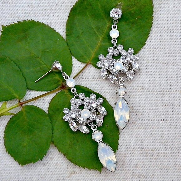 Paris by Debra MorelandSandpiper Crystal Bridal Earrings NWT Box etc...